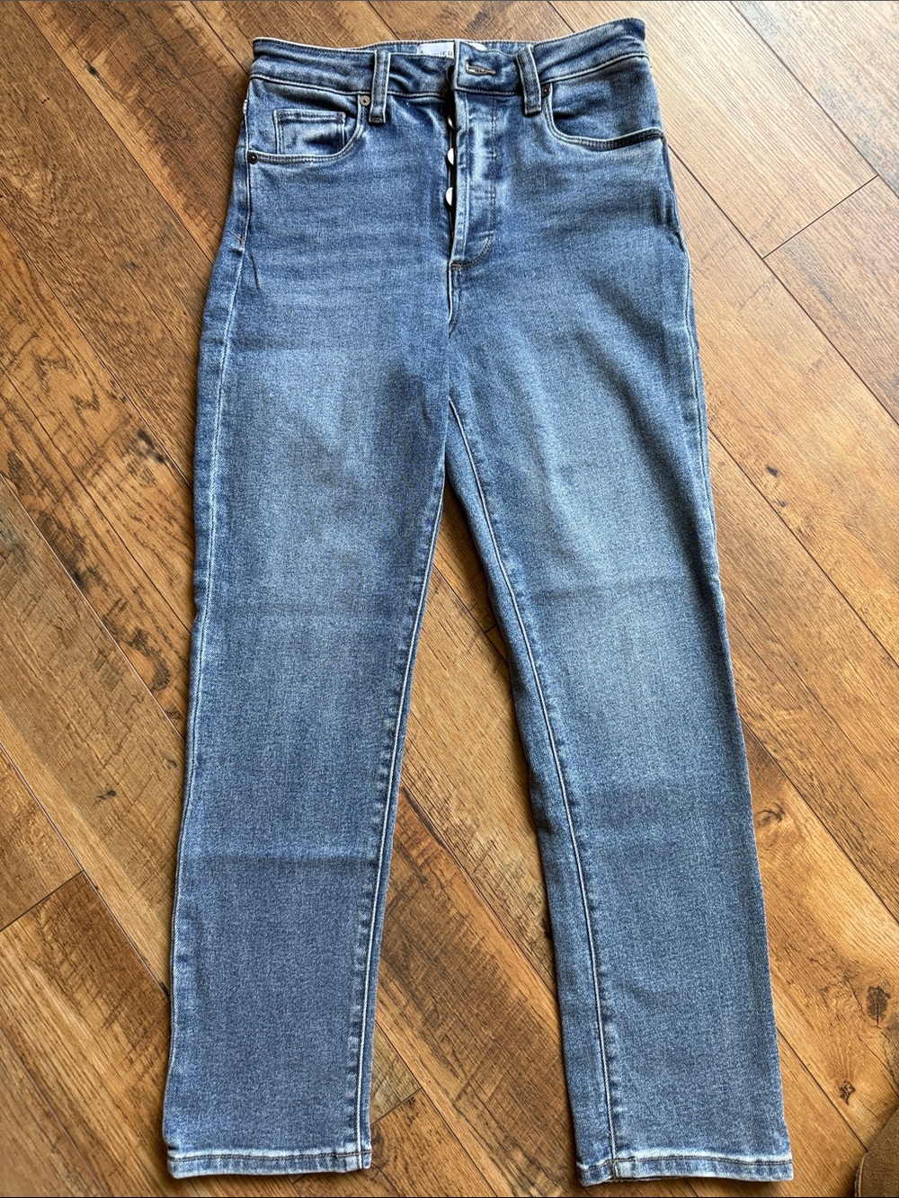 Evereve Classic Straight Leg Jeans in Medium Blue Wash